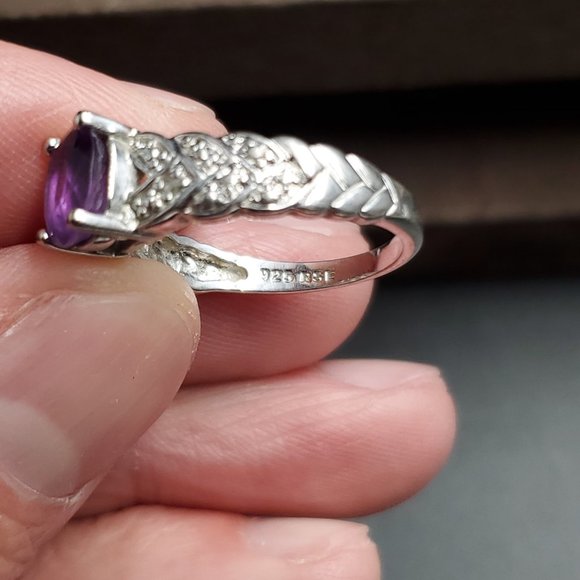 Size 8 Sterling Silver Oval Amethyst With Diamond Chip Accents Band Ring - Picture 5 of 8